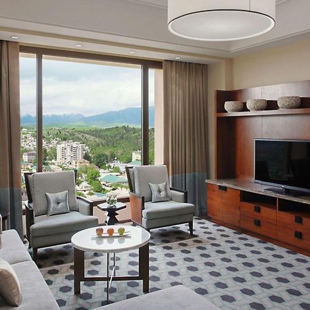 Отель Hilton Душанбе Экстерьер фото