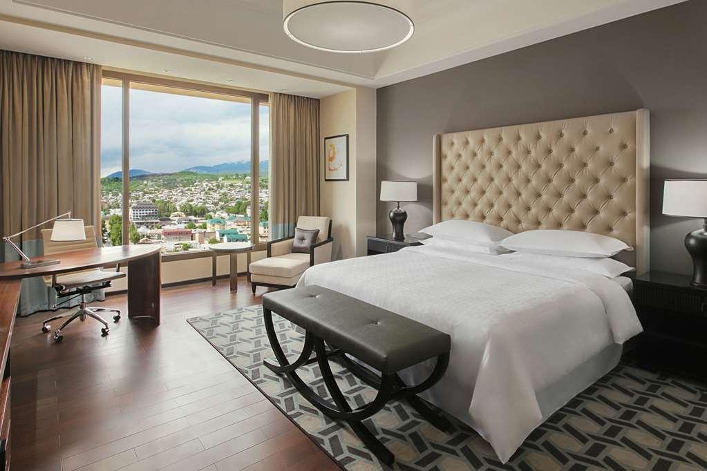 Отель Hilton Душанбе Номер фото