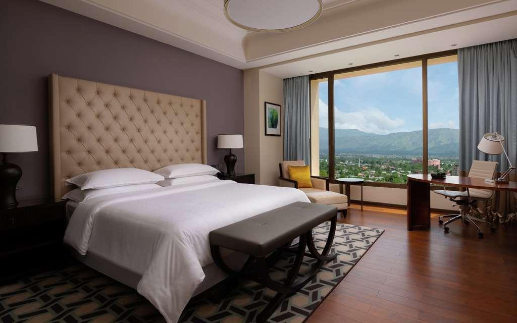Отель Hilton Душанбе Номер фото