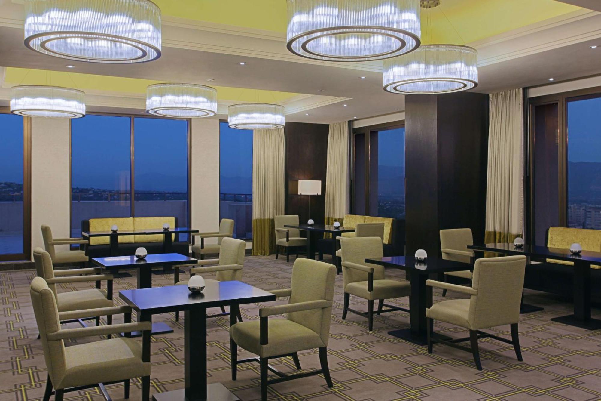 Отель Hilton Душанбе Экстерьер фото