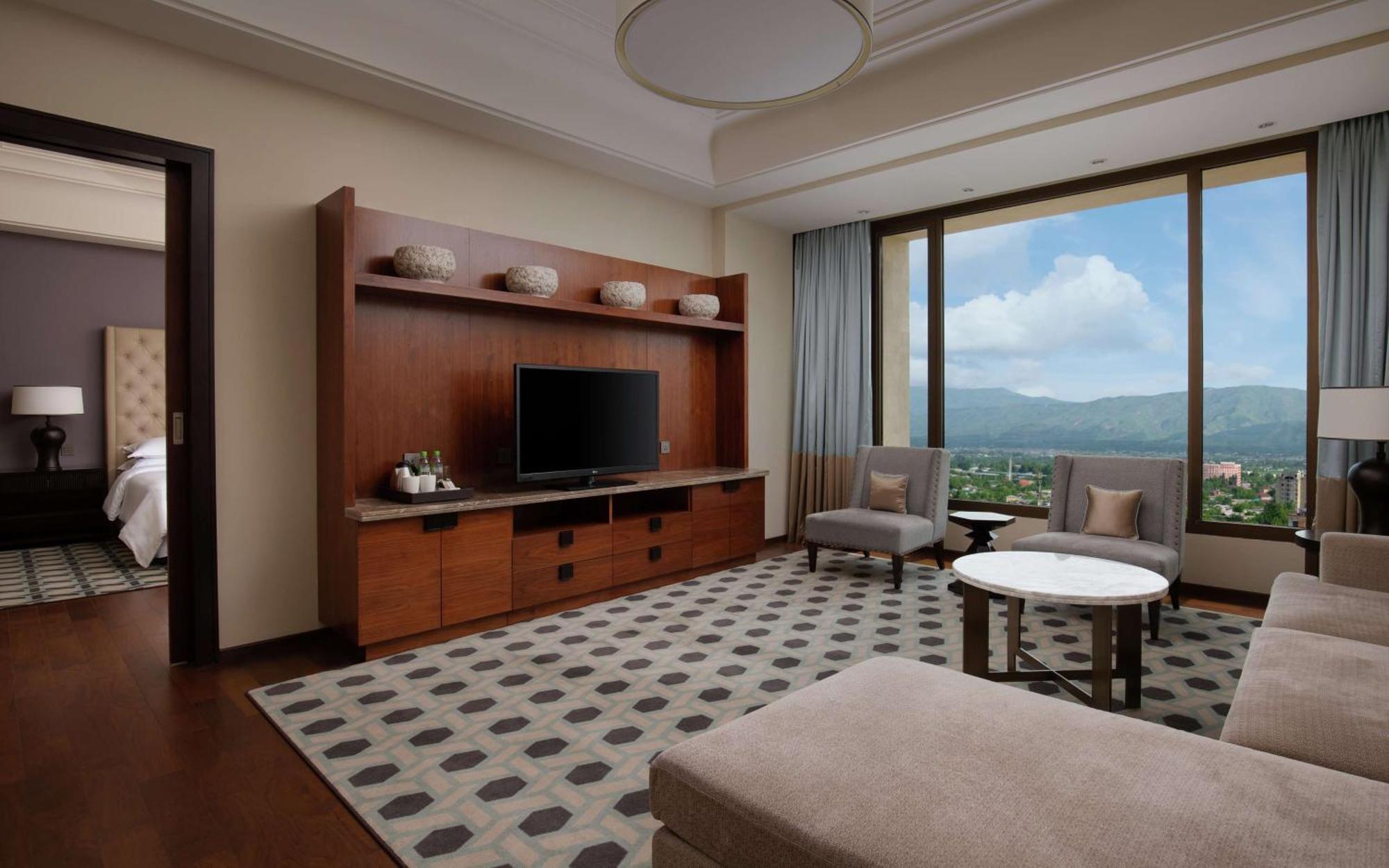 Отель Hilton Душанбе Экстерьер фото